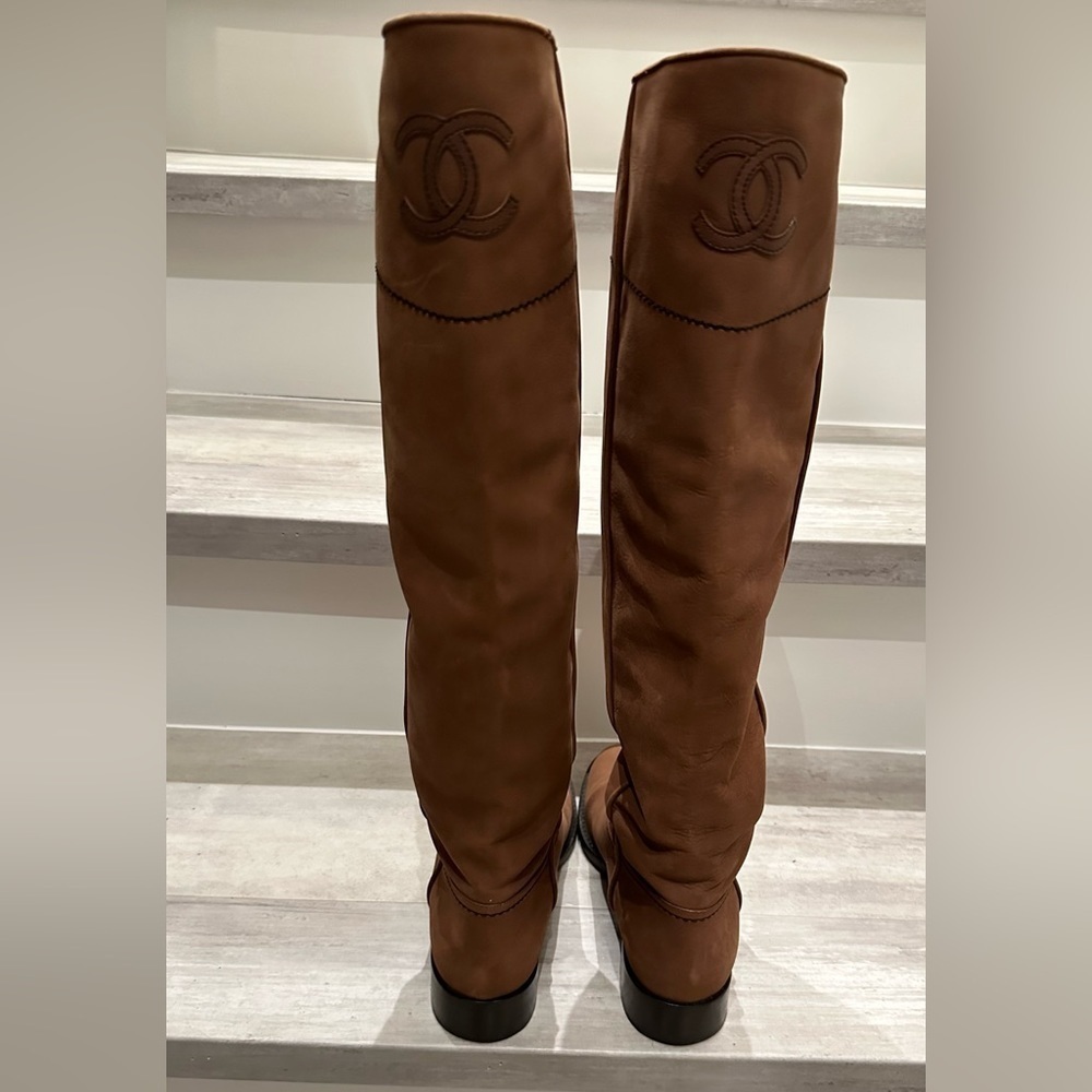 Beautiful Chanel riding boots in excellent condition.